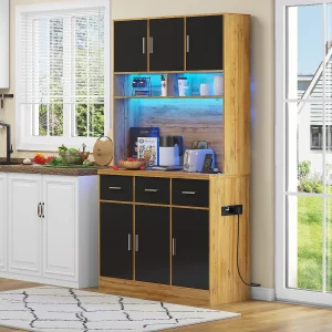 Hoog houten dressoir – Dressoir met 6 deuren en 3 lades – LED-verlichting en USB-oplaadfunctie – voor keuken en eetkamer Hoog houten dressoir – Dressoir met 6 deuren en 3 lades – LED-verlichting en USB-oplaadfunctie – voor keuken en eetkamer