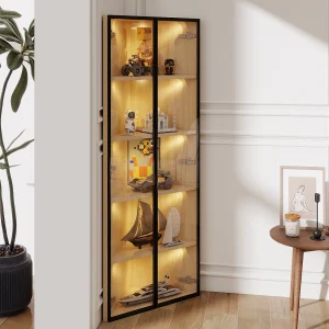 Hoekvitrinekast met deur – 62 x 35 x 160 cm – met ledverlichting – gehard glas – MDF – natuurlijk licht Hoekvitrinekast met deur – 62 x 35 x 160 cm – met ledverlichting – gehard glas – MDF – natuurlijk licht