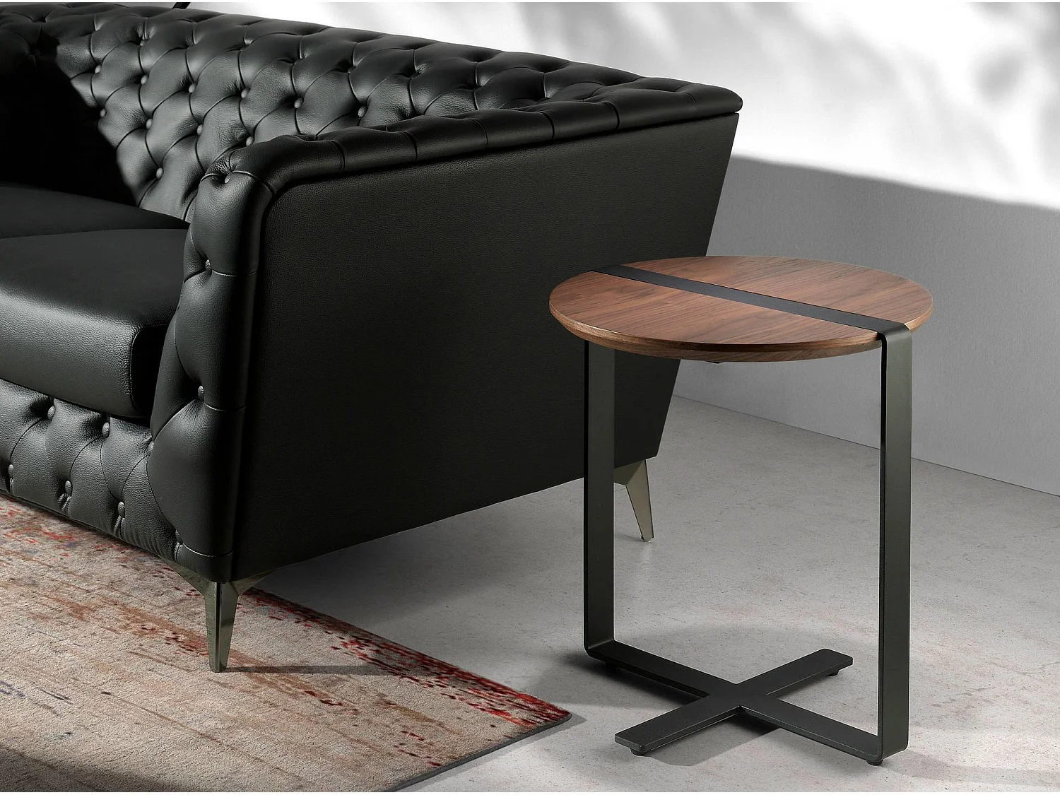 Ronde hoektafel walnoot en zwart staal 2054 ANGEL CERDA