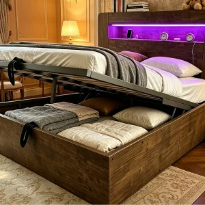 Houten bed met opbergruimte 140×200 cm – met LED-hoofdbord – met geïntegreerd stopcontact – met opbergvakken – naturel (matras niet inbegrepen) Houten bed met opbergruimte 140×200 cm – met LED-hoofdbord – met geïntegreerd stopcontact – met opbergvakken – naturel (matras niet inbegrepen)